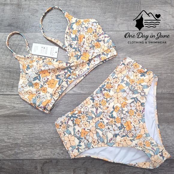 Cupshe Ditsy Daisy Cross Front Bikini Swimsuit Size S - Picture 2 of 6